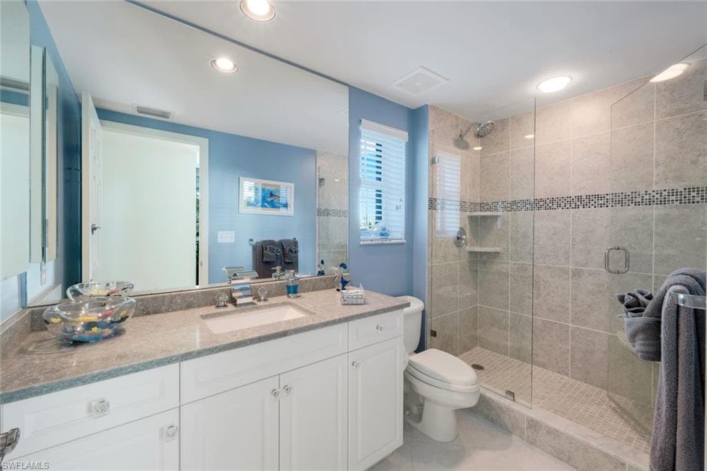 315 Dunes Blvd 201, Naples, FL 34110-26