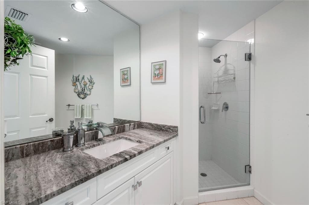 315 Dunes Blvd 201, Naples, FL 34110-28