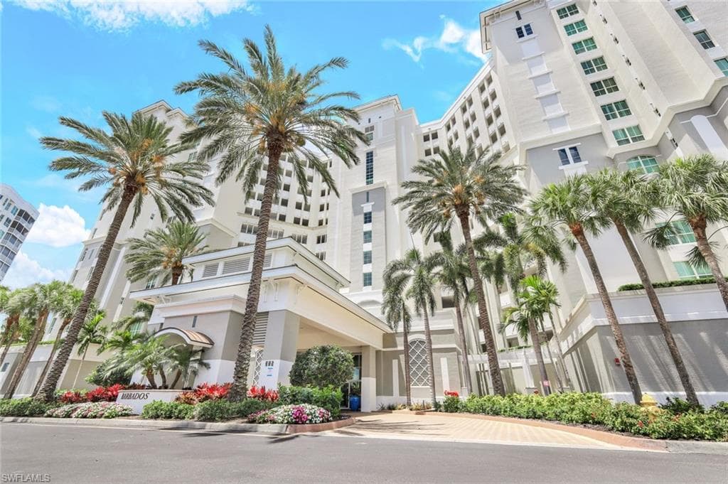 315 Dunes Blvd 201, Naples, FL 34110-4