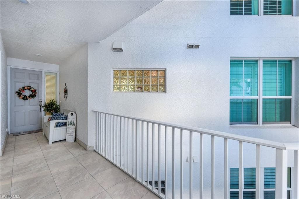 315 Dunes Blvd 201, Naples, FL 34110-5