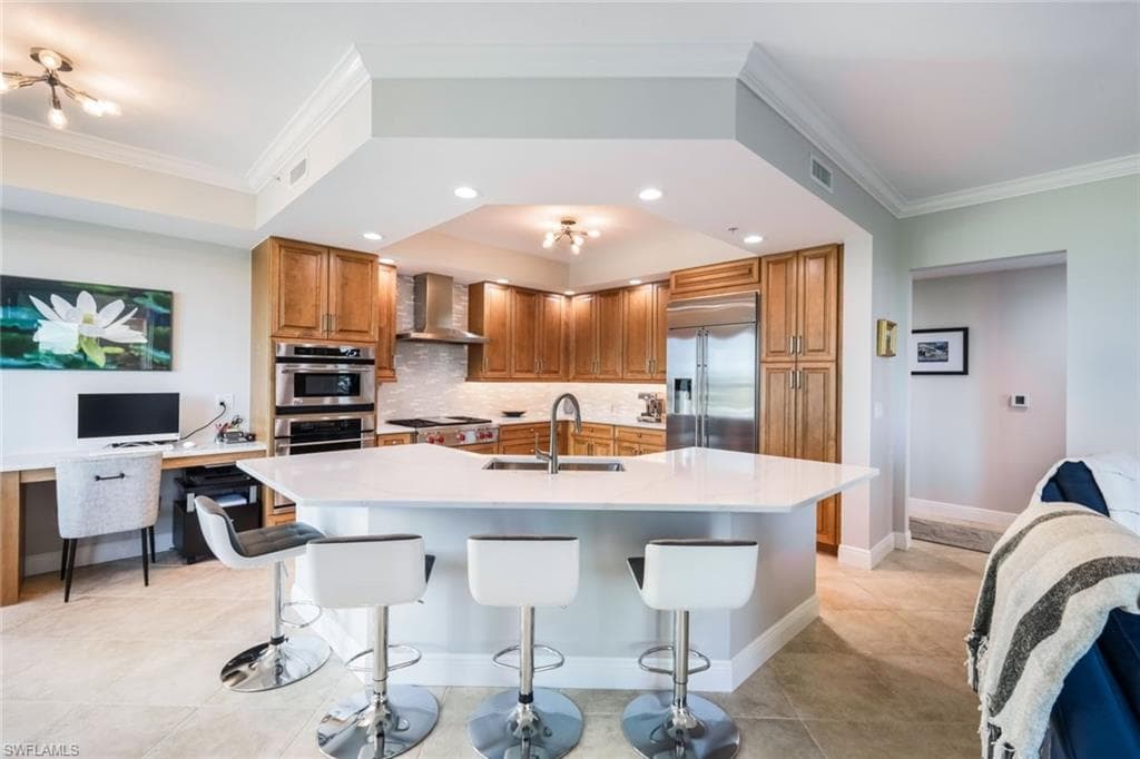 285 Grande Way 406, Naples, FL 34110-10