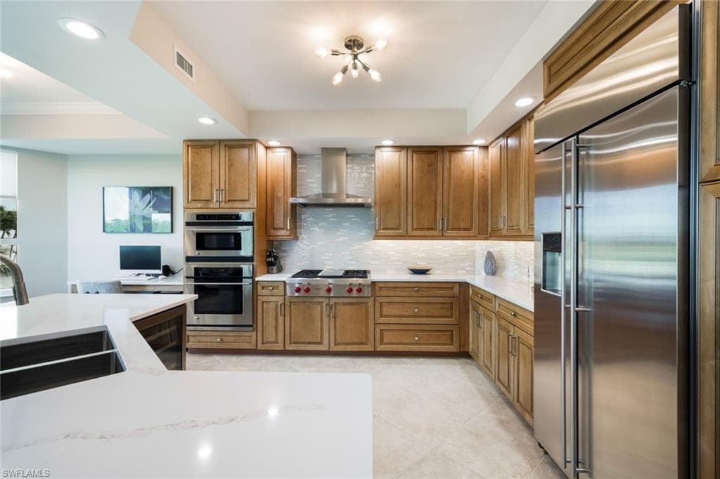 285 Grande Way 406, Naples, FL 34110-11