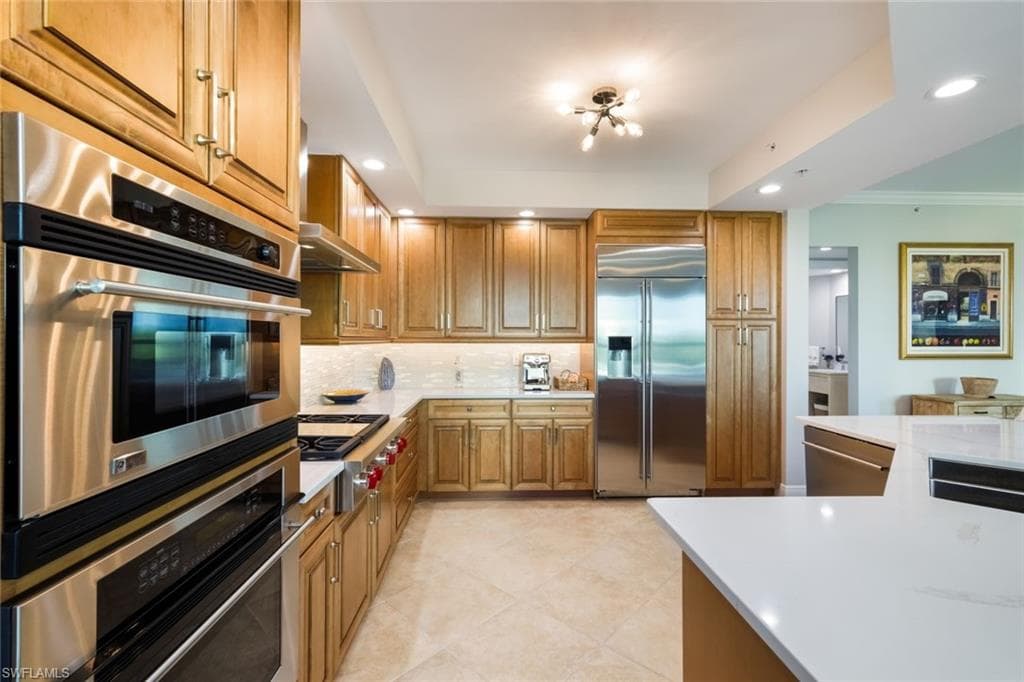 285 Grande Way 406, Naples, FL 34110-12