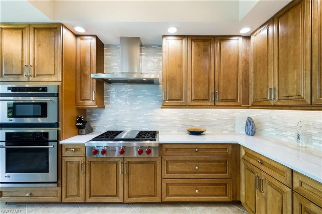 285 Grande Way 406, Naples, FL 34110-13