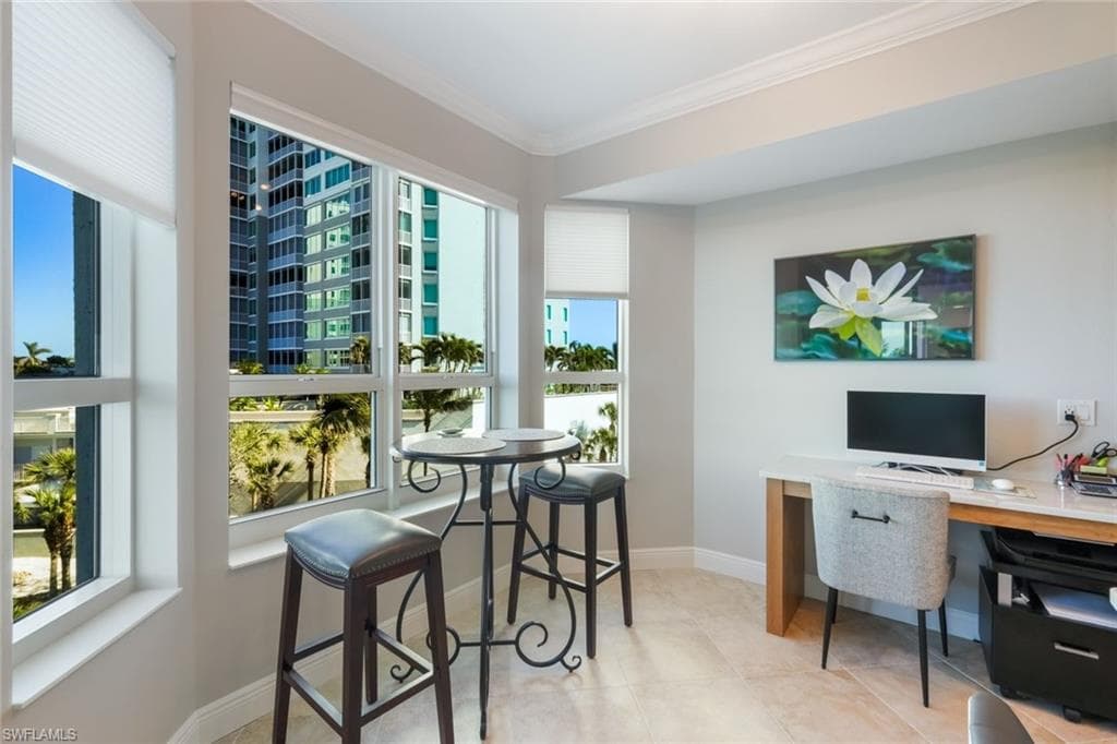 285 Grande Way 406, Naples, FL 34110-14