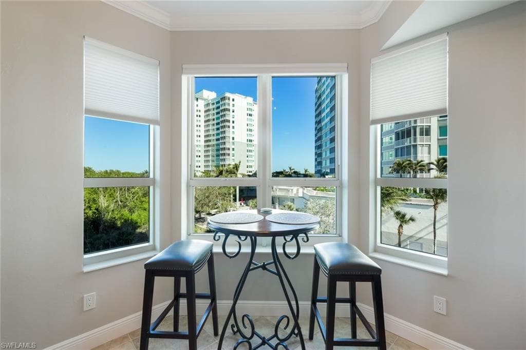 285 Grande Way 406, Naples, FL 34110-15
