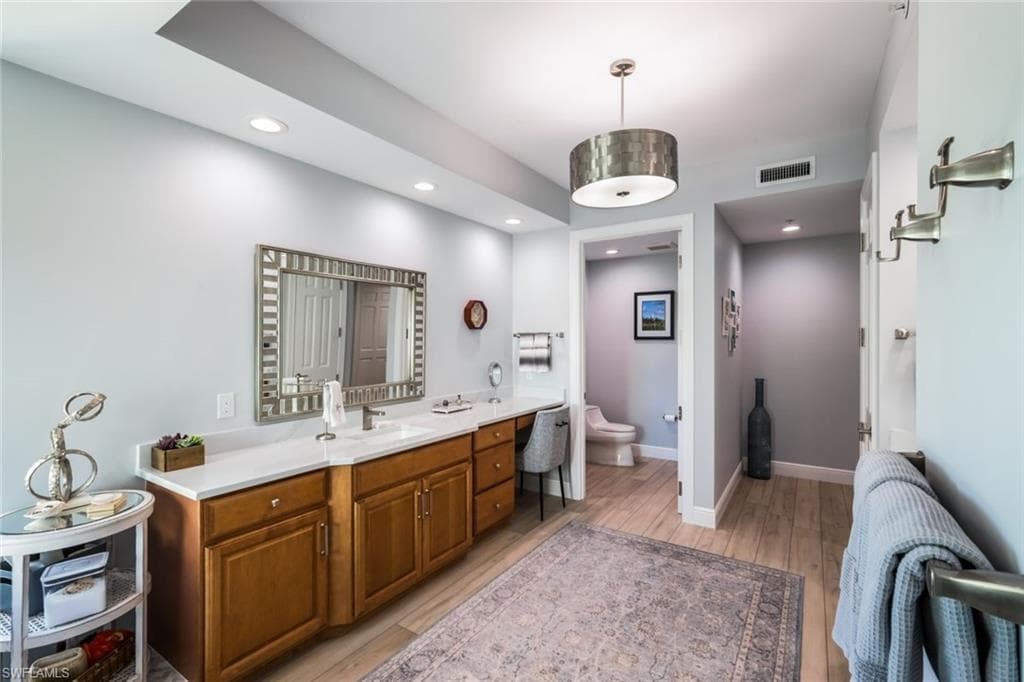 285 Grande Way 406, Naples, FL 34110-25