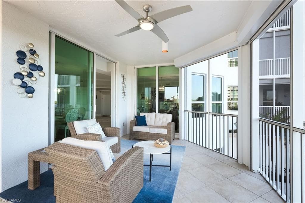 285 Grande Way 406, Naples, FL 34110-36
