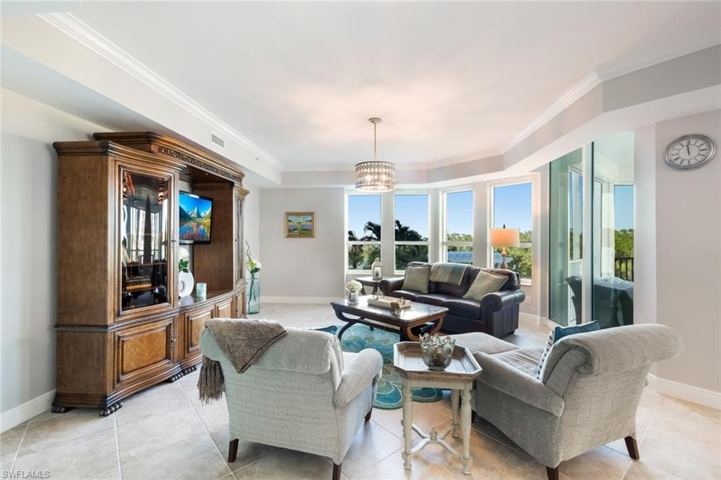 285 Grande Way 406, Naples, FL 34110-7