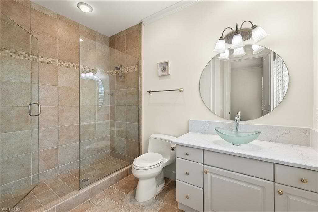 109 Barefoot Cir 22, Bonita Springs, FL 34134-25