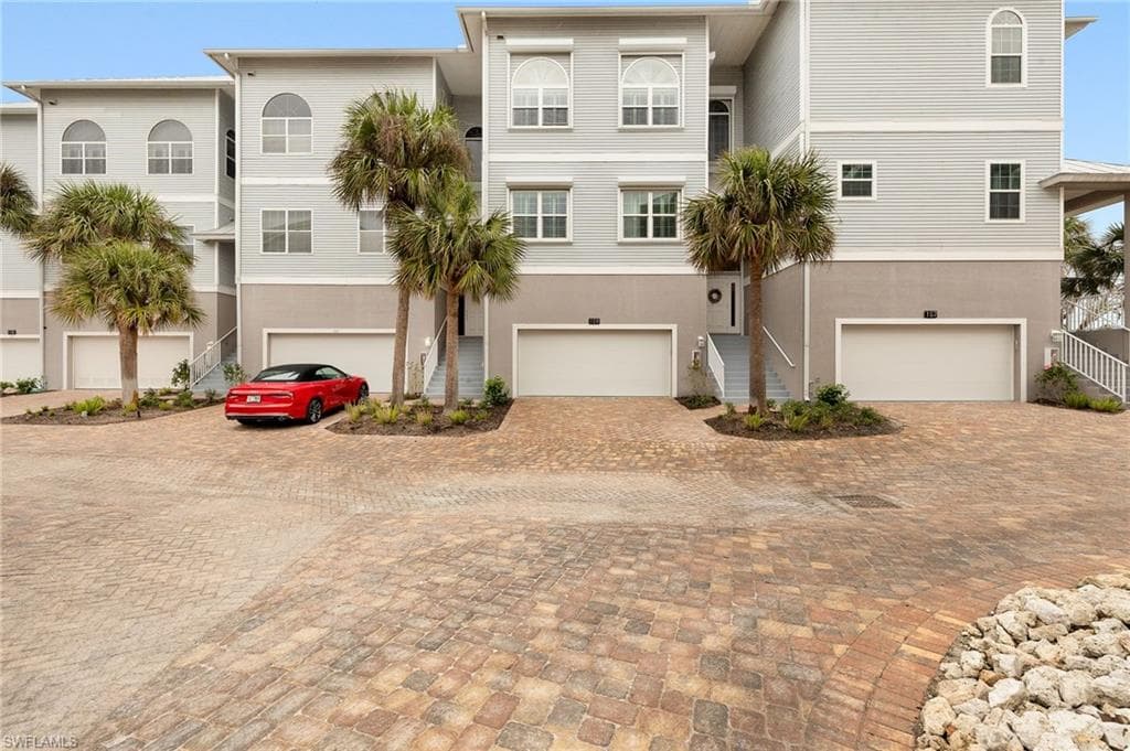 109 Barefoot Cir 22, Bonita Springs, FL 34134-3