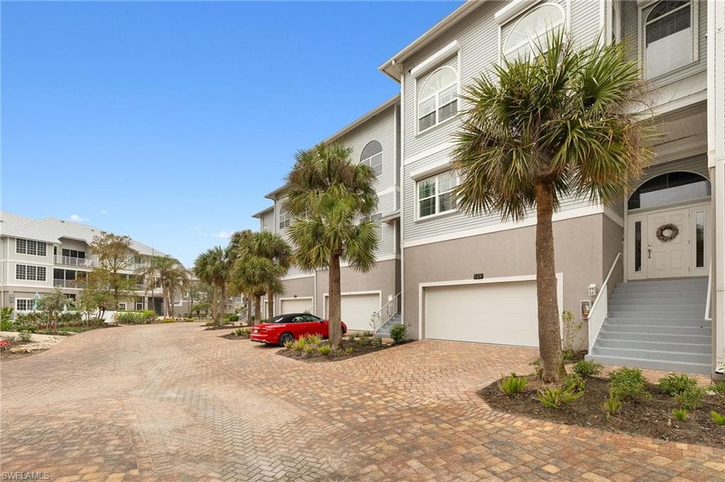 109 Barefoot Cir 22, Bonita Springs, FL 34134-4