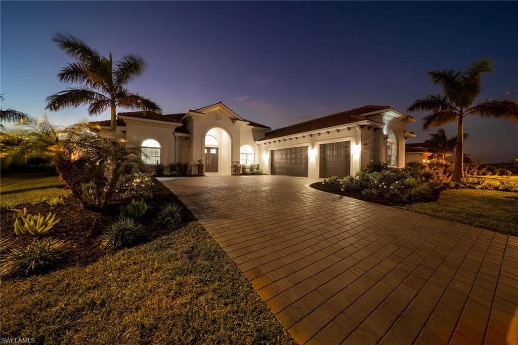 18656 Royal Hammock Blvd, Naples, FL 34114-4