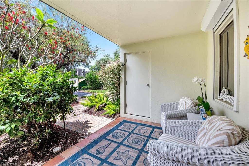 1636 Spoonbill Ln A, Naples, FL 34105-5