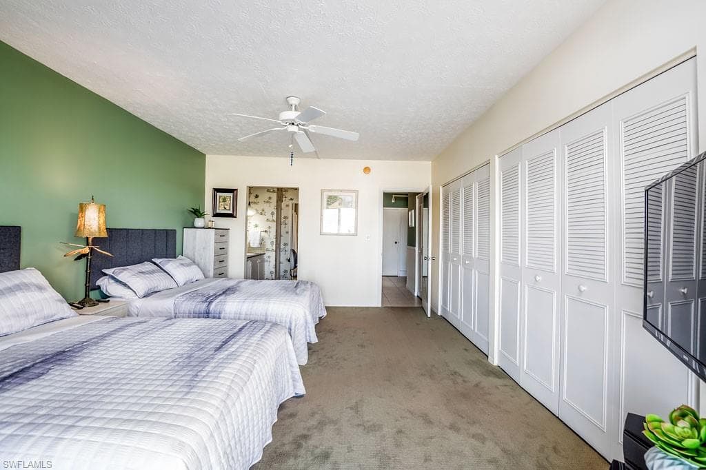 60 Pelican St W 401, Naples, FL 34113-13