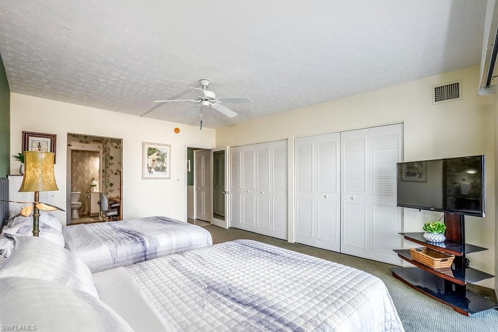 60 Pelican St W 401, Naples, FL 34113-14