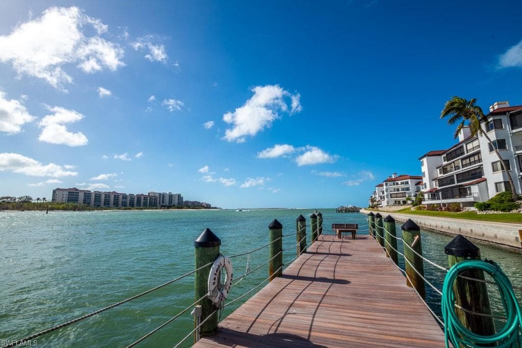 60 Pelican St W 401, Naples, FL 34113-33