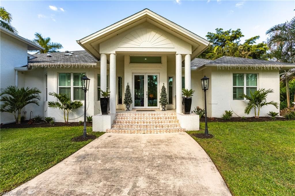 5791 Shady Oaks Ln, Naples, FL 34119-5