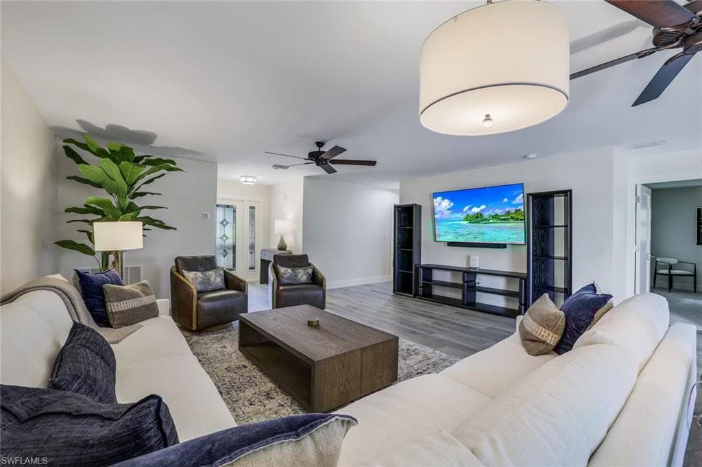 1390 Chesapeake Ave 1390, Naples, FL 34102-9