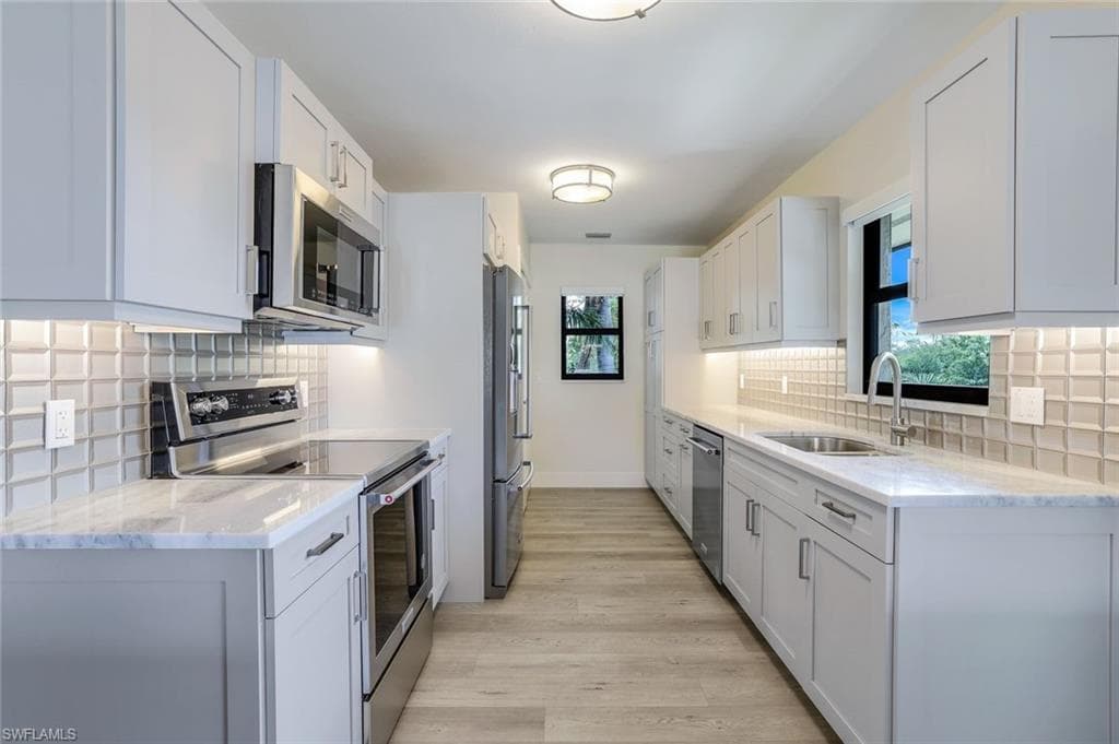 1390 Chesapeake Ave 1390, Naples, FL 34102-16