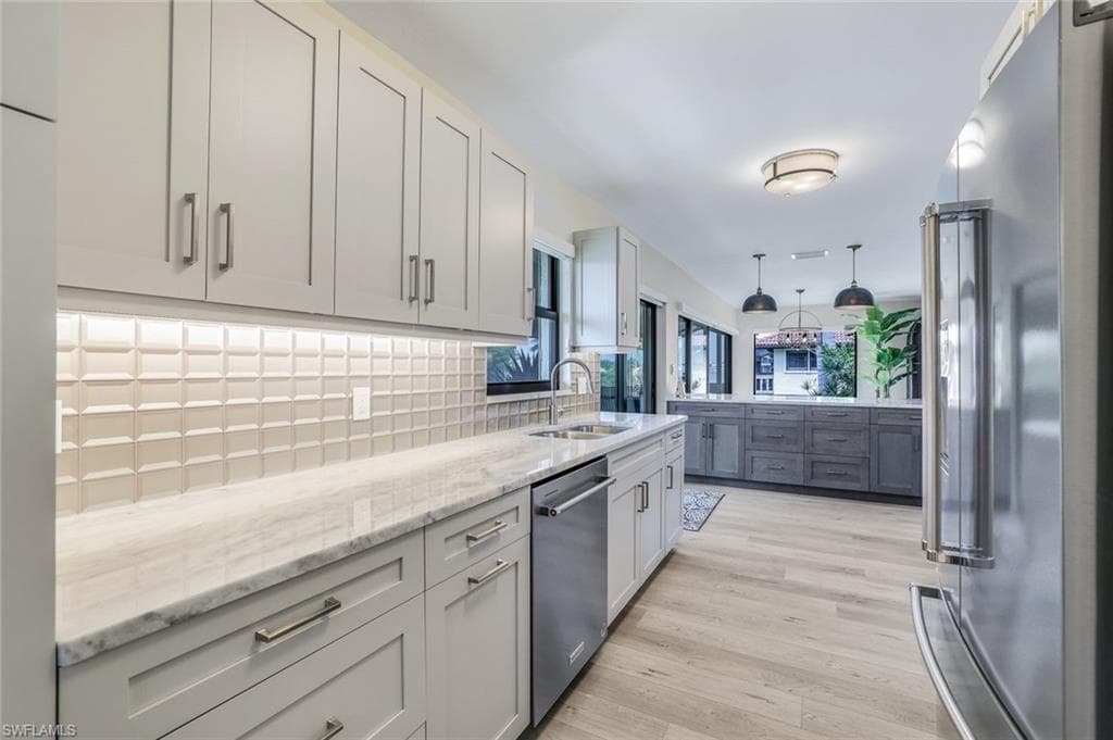 1390 Chesapeake Ave 1390, Naples, FL 34102-18