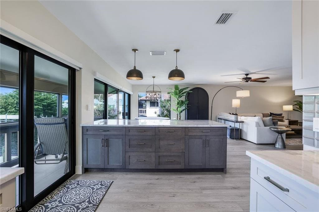 1390 Chesapeake Ave 1390, Naples, FL 34102-19