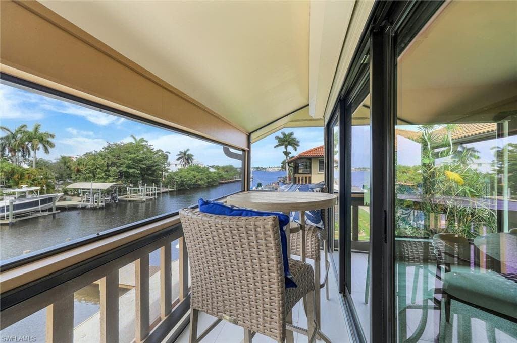 1390 Chesapeake Ave 1390, Naples, FL 34102-20
