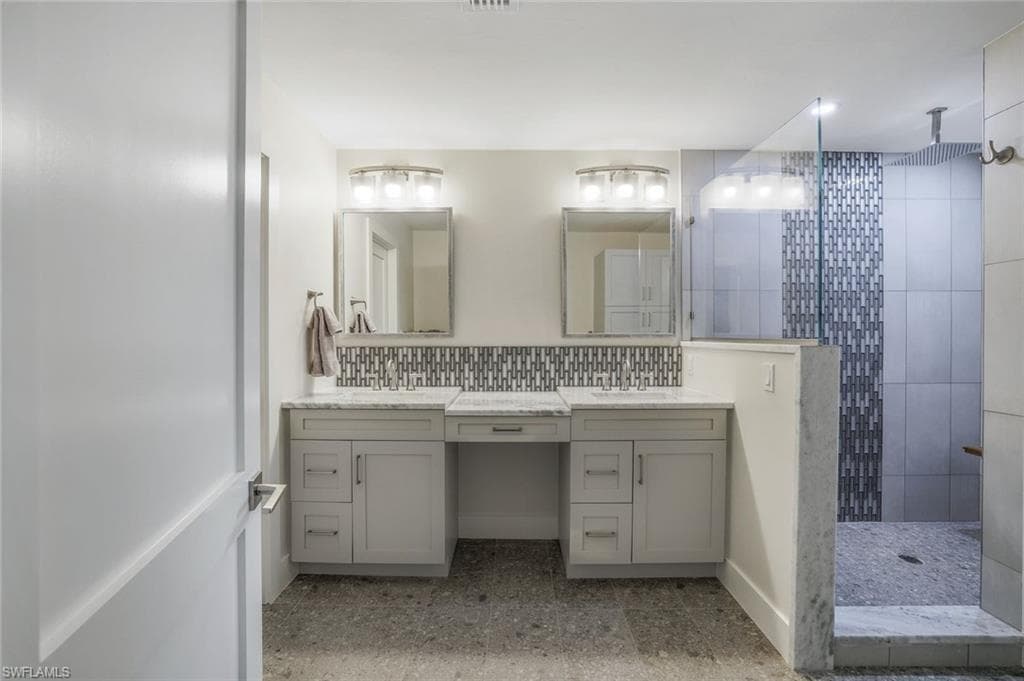 1390 Chesapeake Ave 1390, Naples, FL 34102-24