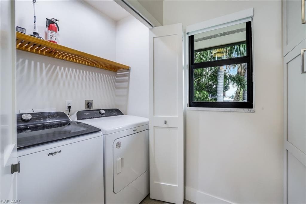 1390 Chesapeake Ave 1390, Naples, FL 34102-28