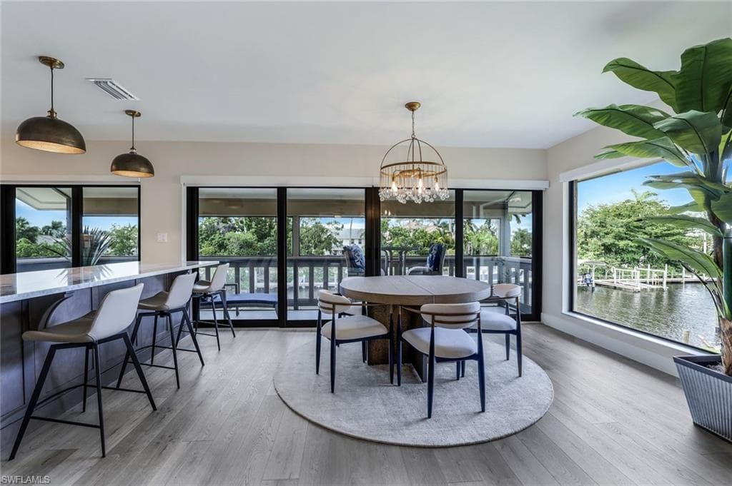 1390 Chesapeake Ave 1390, Naples, FL 34102-2