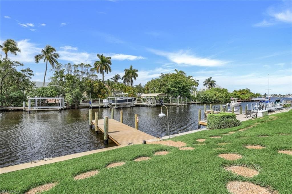 1390 Chesapeake Ave 1390, Naples, FL 34102-30