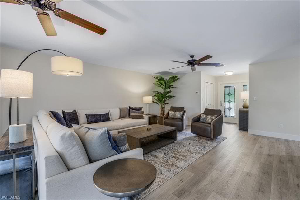 1390 Chesapeake Ave 1390, Naples, FL 34102-8