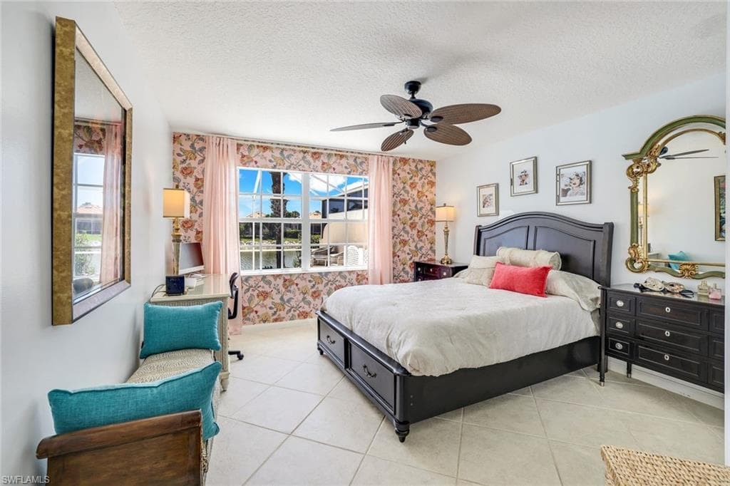 3128 Andorra Ct, Naples, FL 34109-16