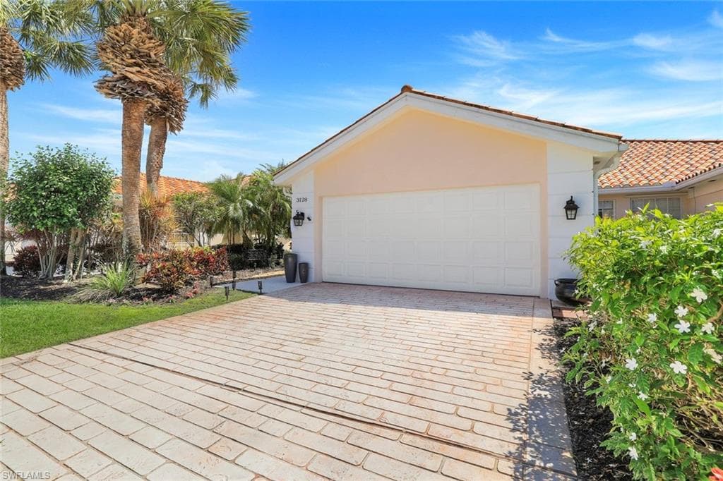 3128 Andorra Ct, Naples, FL 34109-2