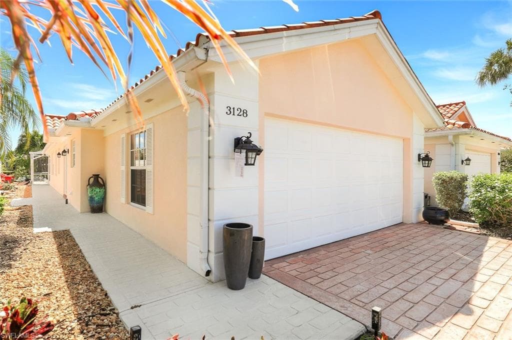 3128 Andorra Ct, Naples, FL 34109-3