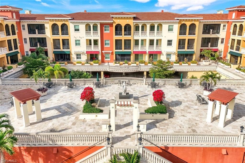 21530 Strada Nuova Cir 305, Estero, FL 33928-2