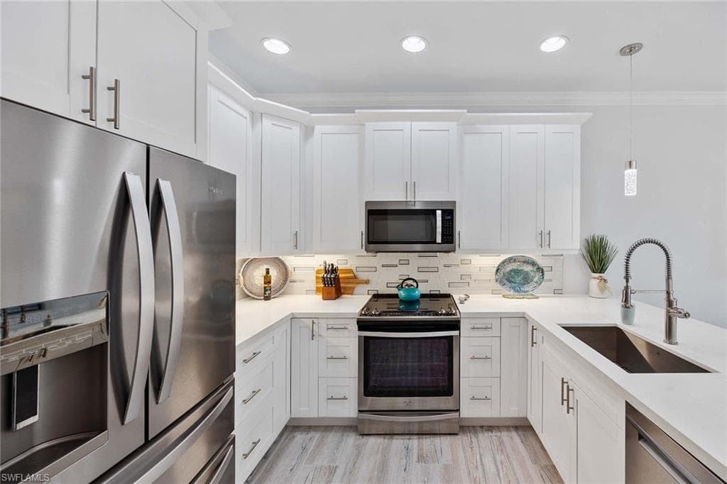 9111 Capistrano St S 8302, Naples, FL 34113-11