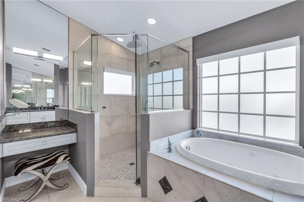 404 Bayside Ave, Naples, FL 34108-27