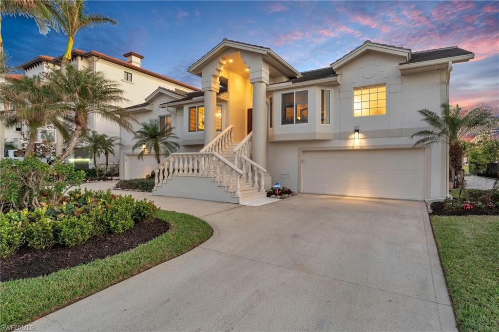 404 Bayside Ave, Naples, FL 34108-3