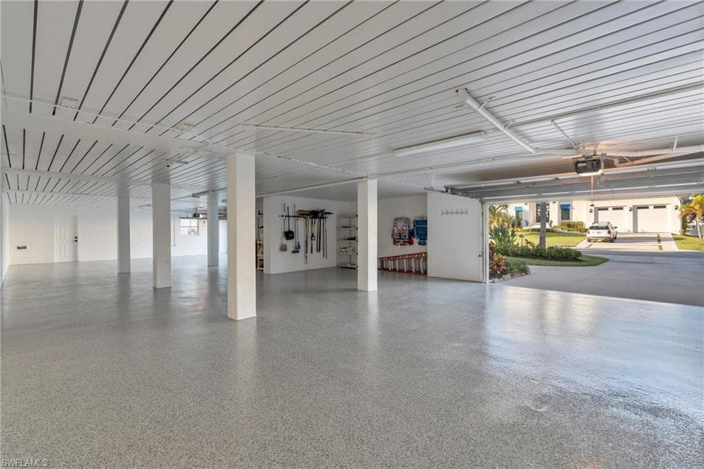 404 Bayside Ave, Naples, FL 34108-41