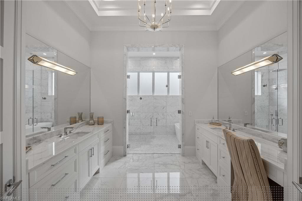 696 Fountainhead Ln, Naples, FL 34103-21