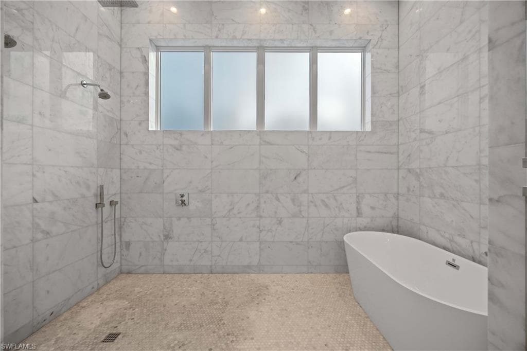 696 Fountainhead Ln, Naples, FL 34103-23