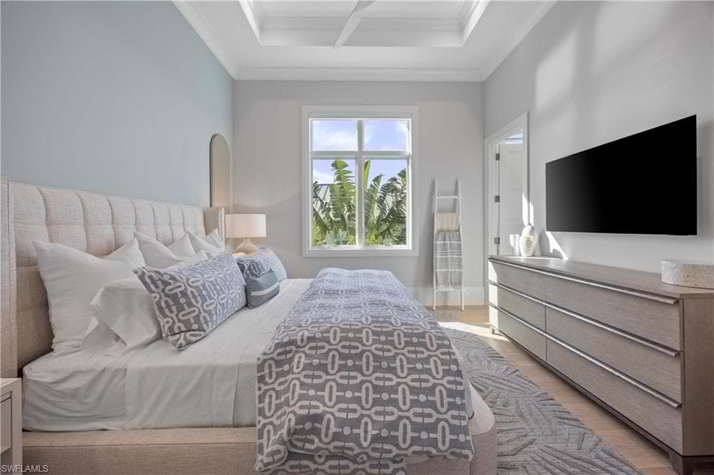 696 Fountainhead Ln, Naples, FL 34103-27