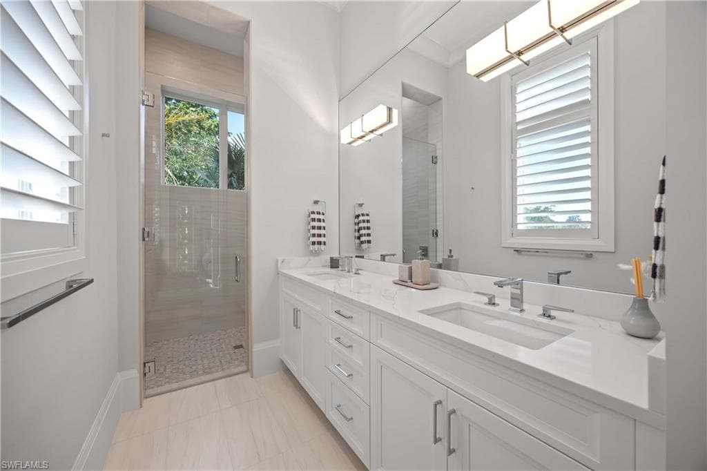 696 Fountainhead Ln, Naples, FL 34103-28