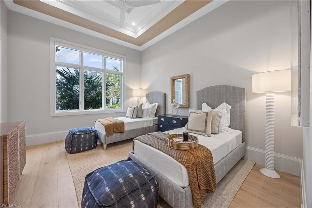 696 Fountainhead Ln, Naples, FL 34103-29