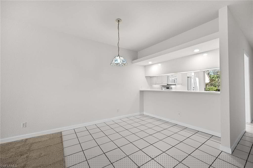 1625 Windy Pines Dr 5, Naples, FL 34112-12