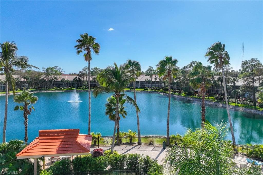 1625 Windy Pines Dr 5, Naples, FL 34112-1