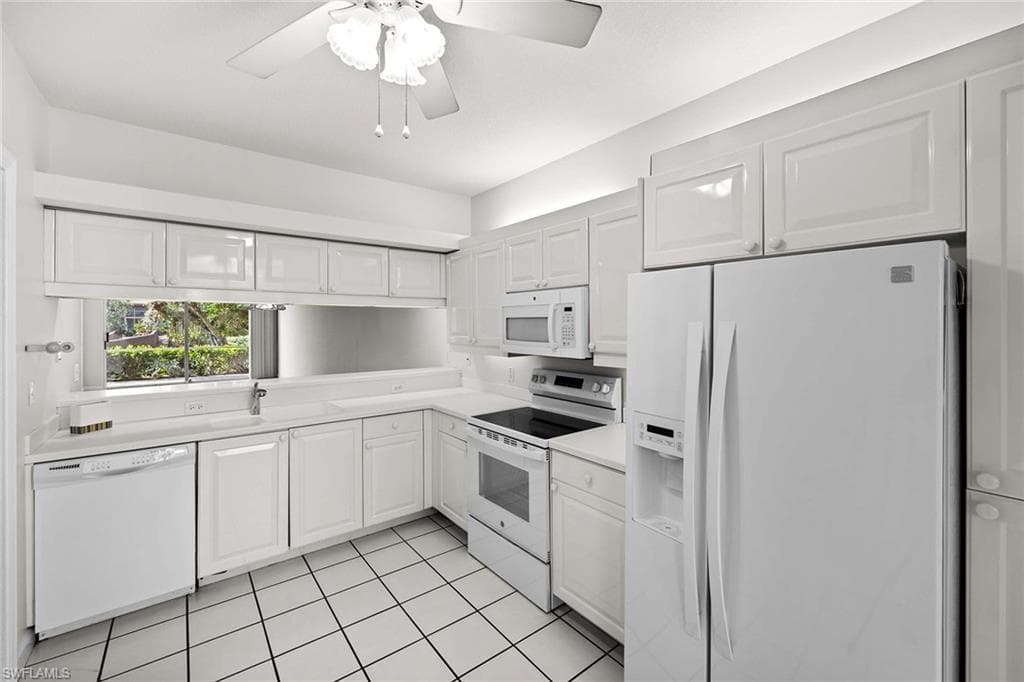 1625 Windy Pines Dr 5, Naples, FL 34112-8