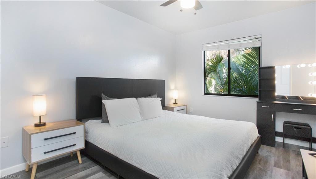 1460 Green Valley Cir 404, Naples, FL 34104-12