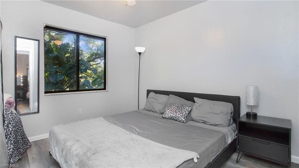 1460 Green Valley Cir 404, Naples, FL 34104-14